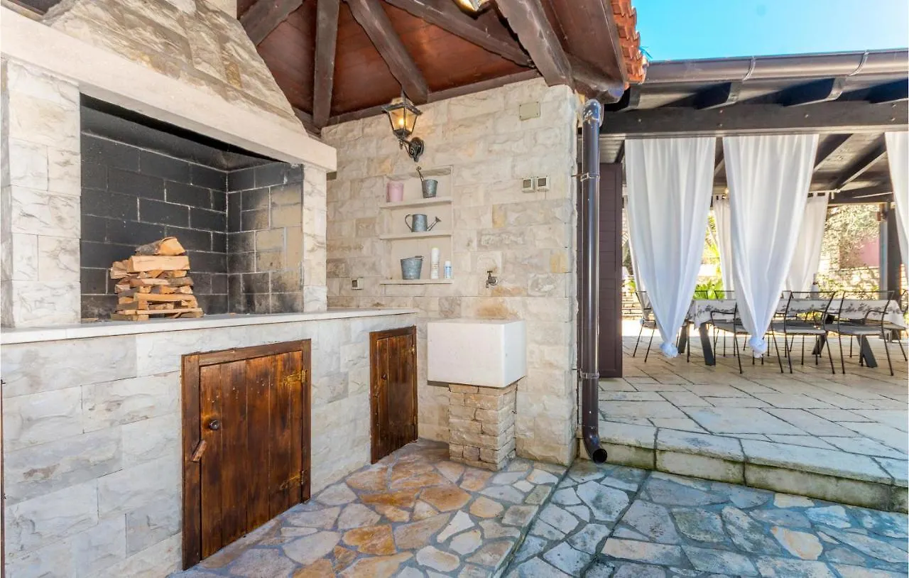 Holiday home Stunning Home In Ugljan With Kitchen