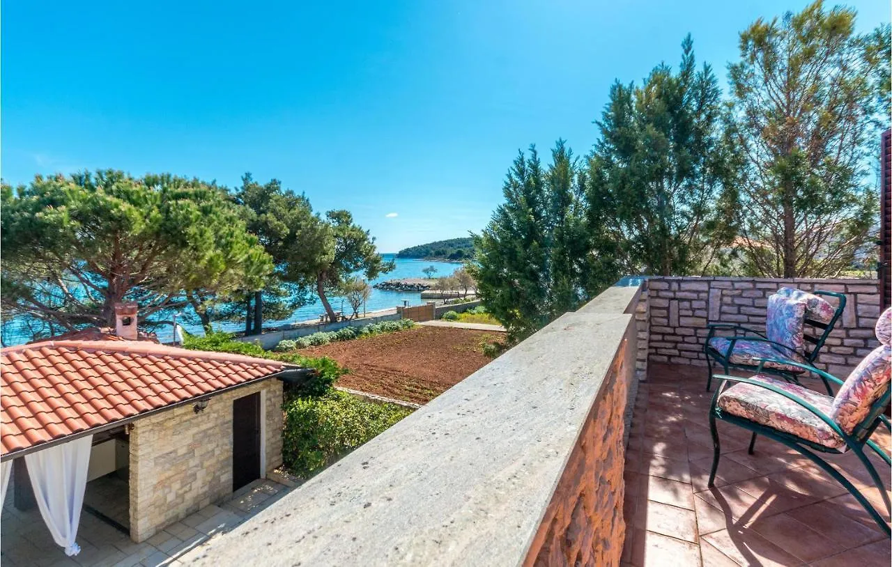 Сasa de vacaciones Stunning Home In Ugljan With Kitchen